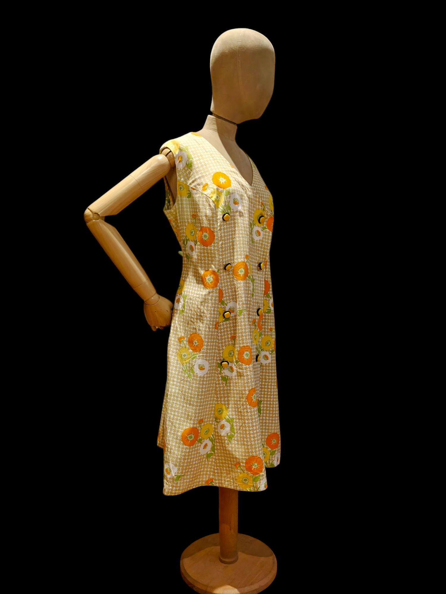 Lovely curvy Floral 60's midi dress