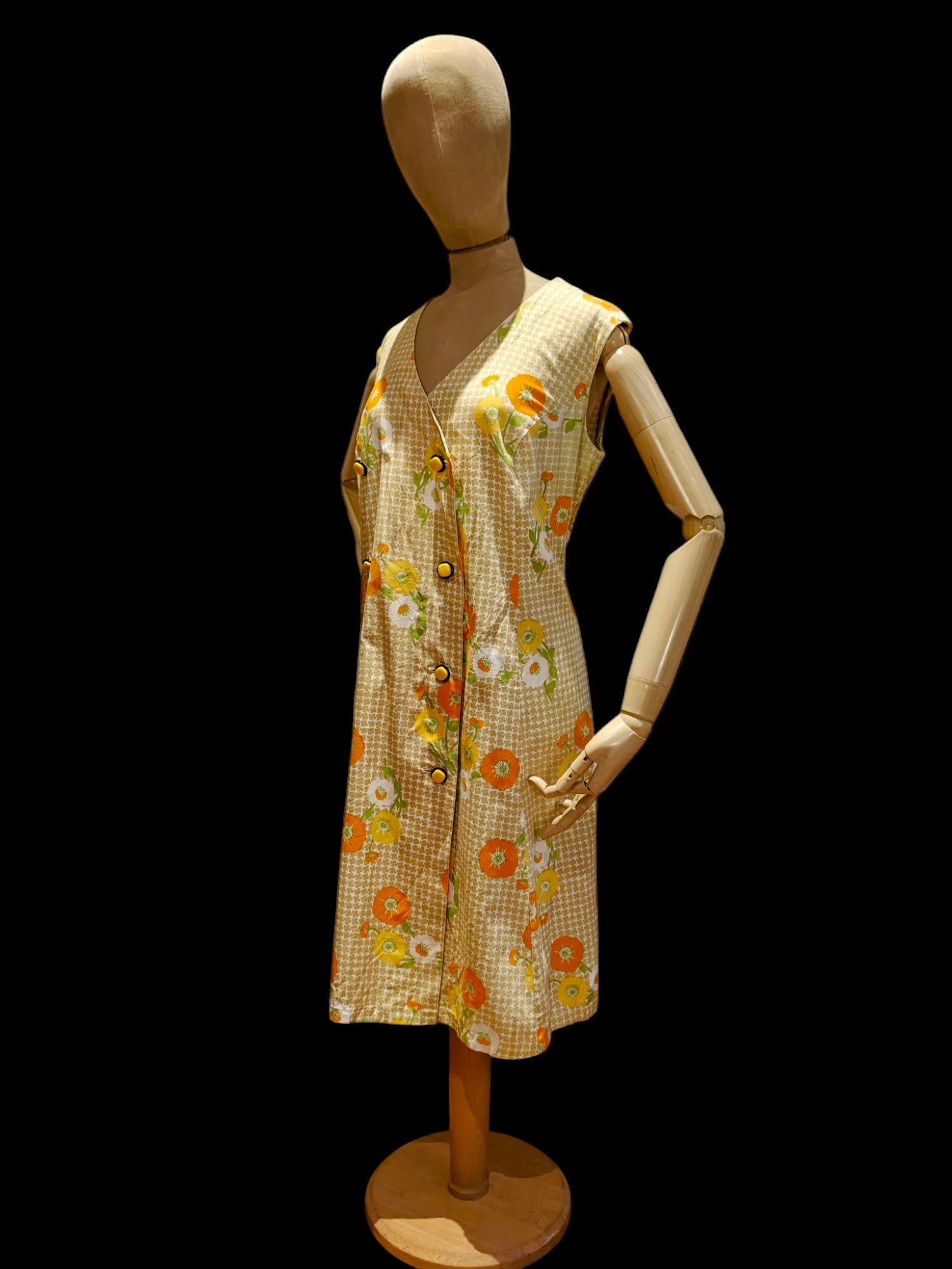 Mod summer dress in floral print. Size 16