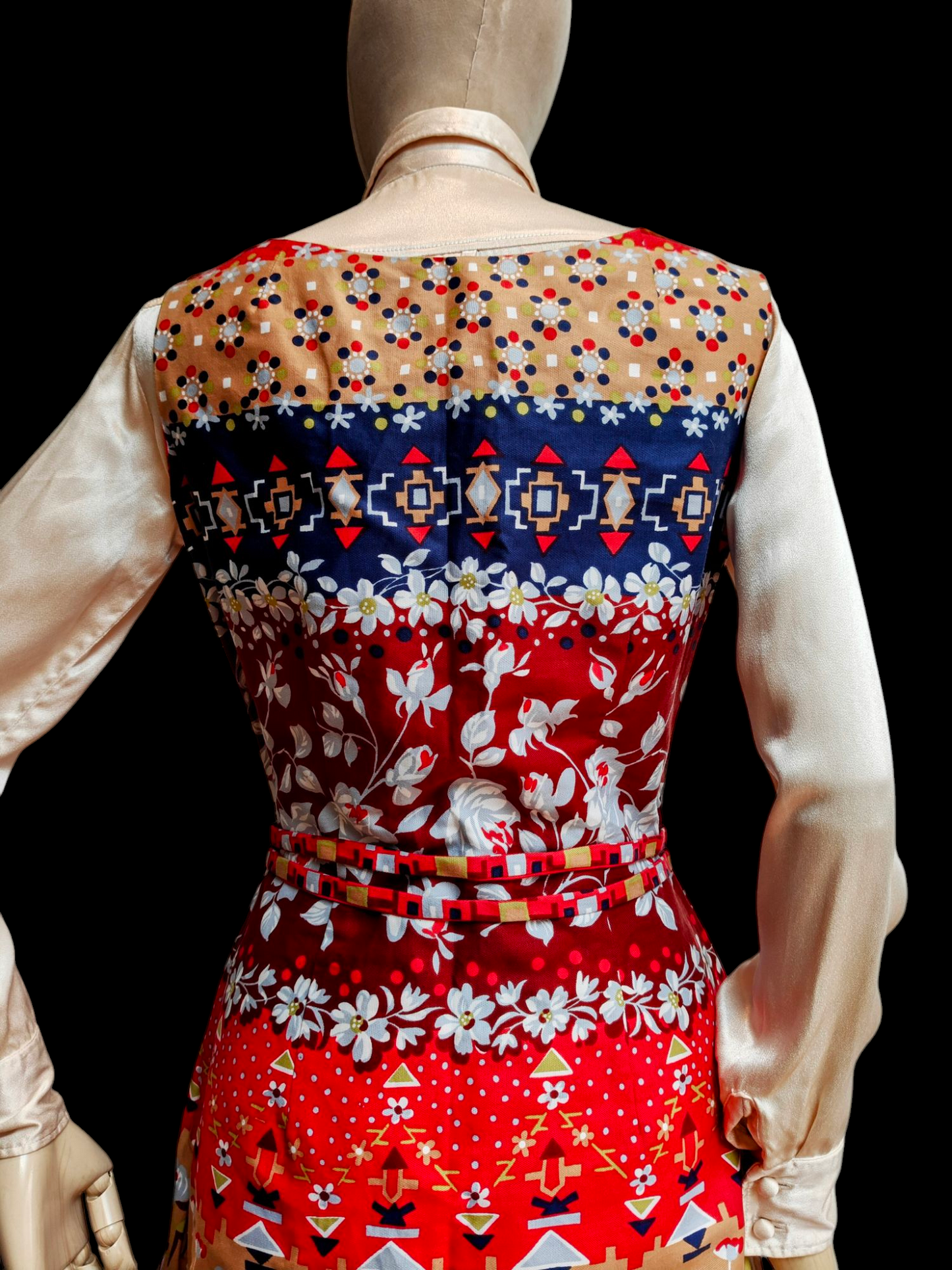Modette midi dress in red blue and beige retro print