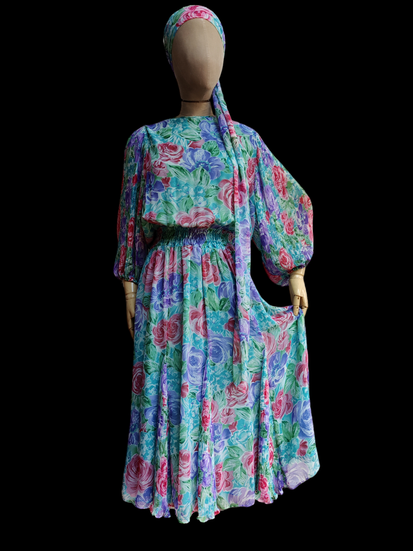 Beautiful collectible Diane Fries dress with statement sleeves.