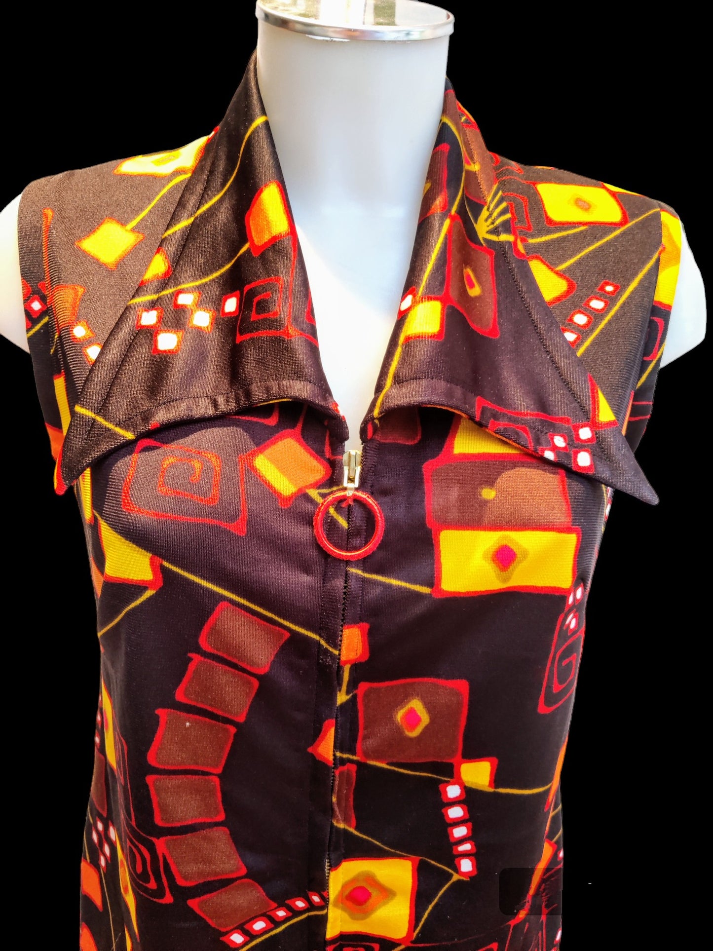 Incredible vintage playsuit with huge dagger collar. 10-12