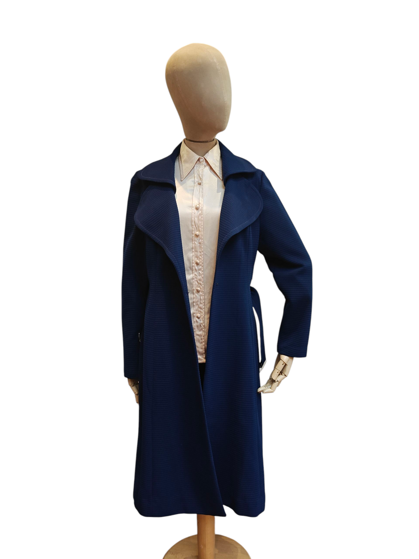 Vintage coat with retro collar