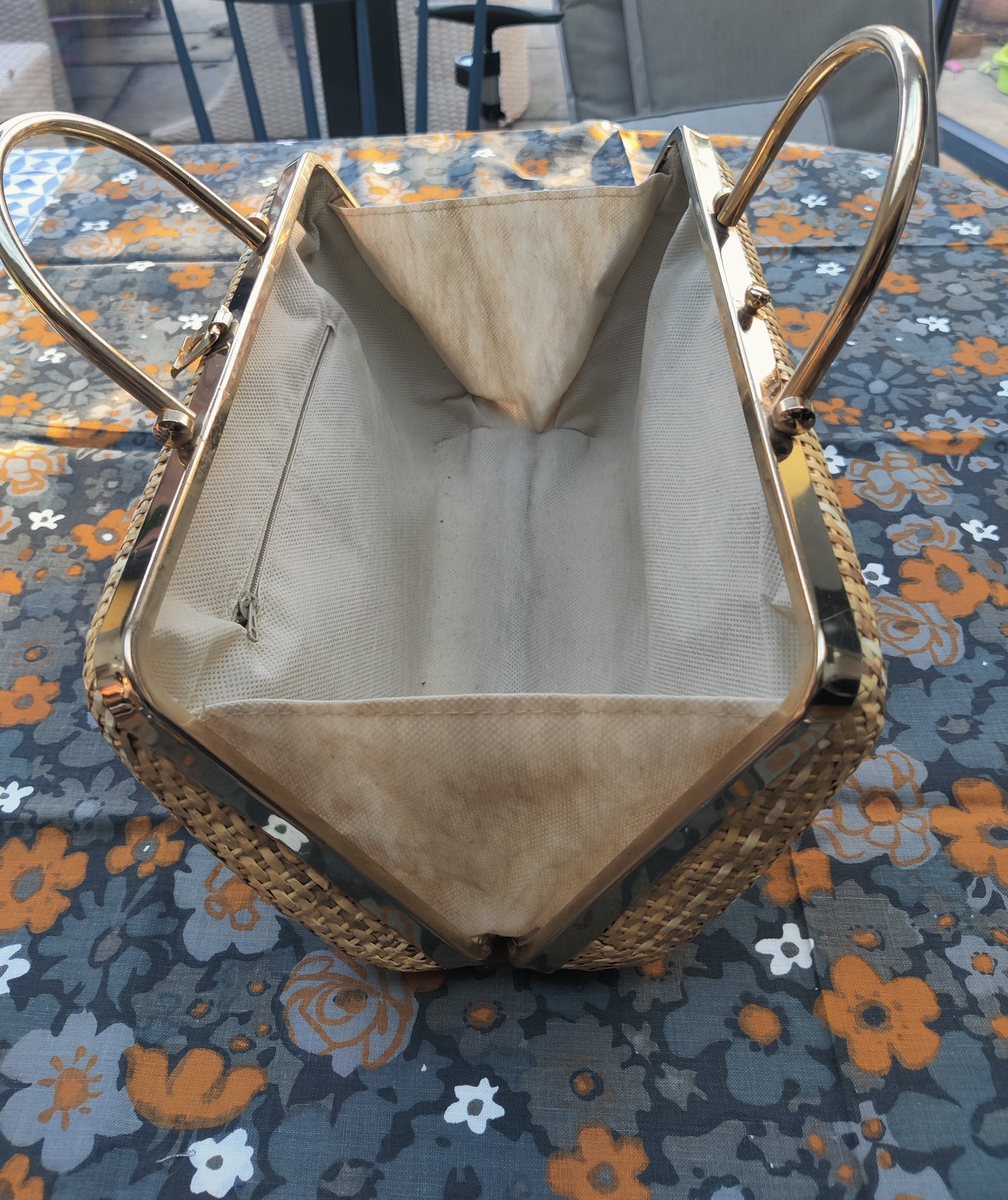Vintage summer bag with wicker detail