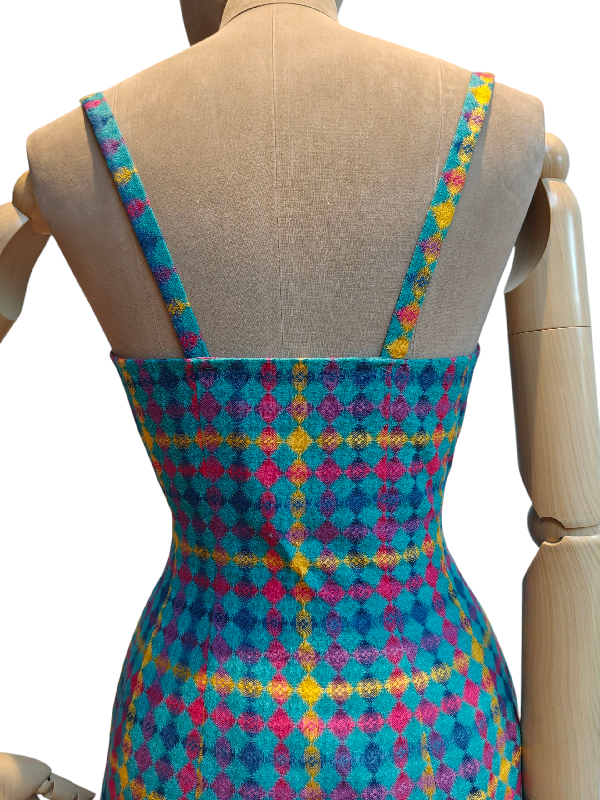 fitted vintage dress with cut out tummy in colourful design