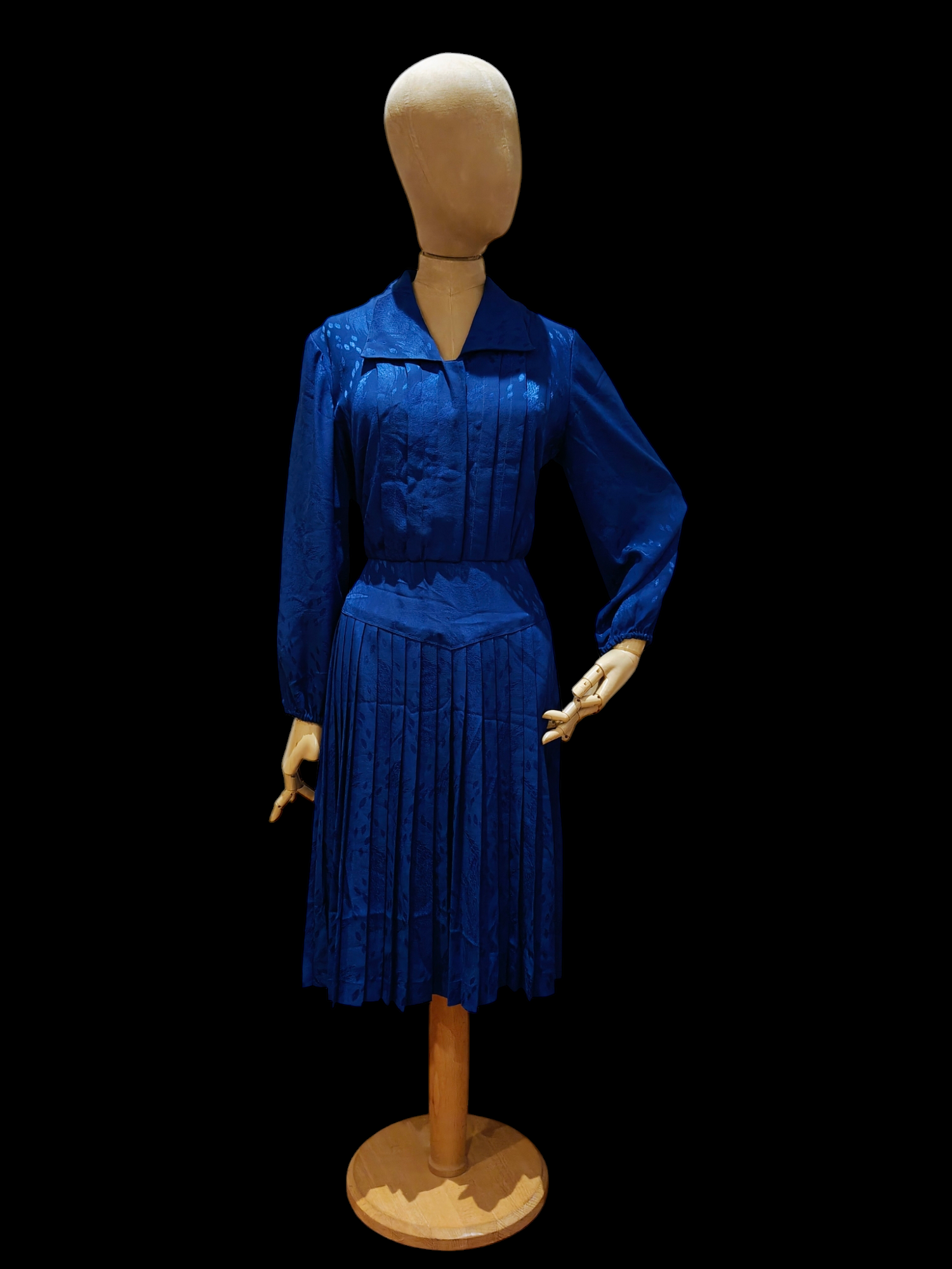 vintage blue midi dress with long sleeves