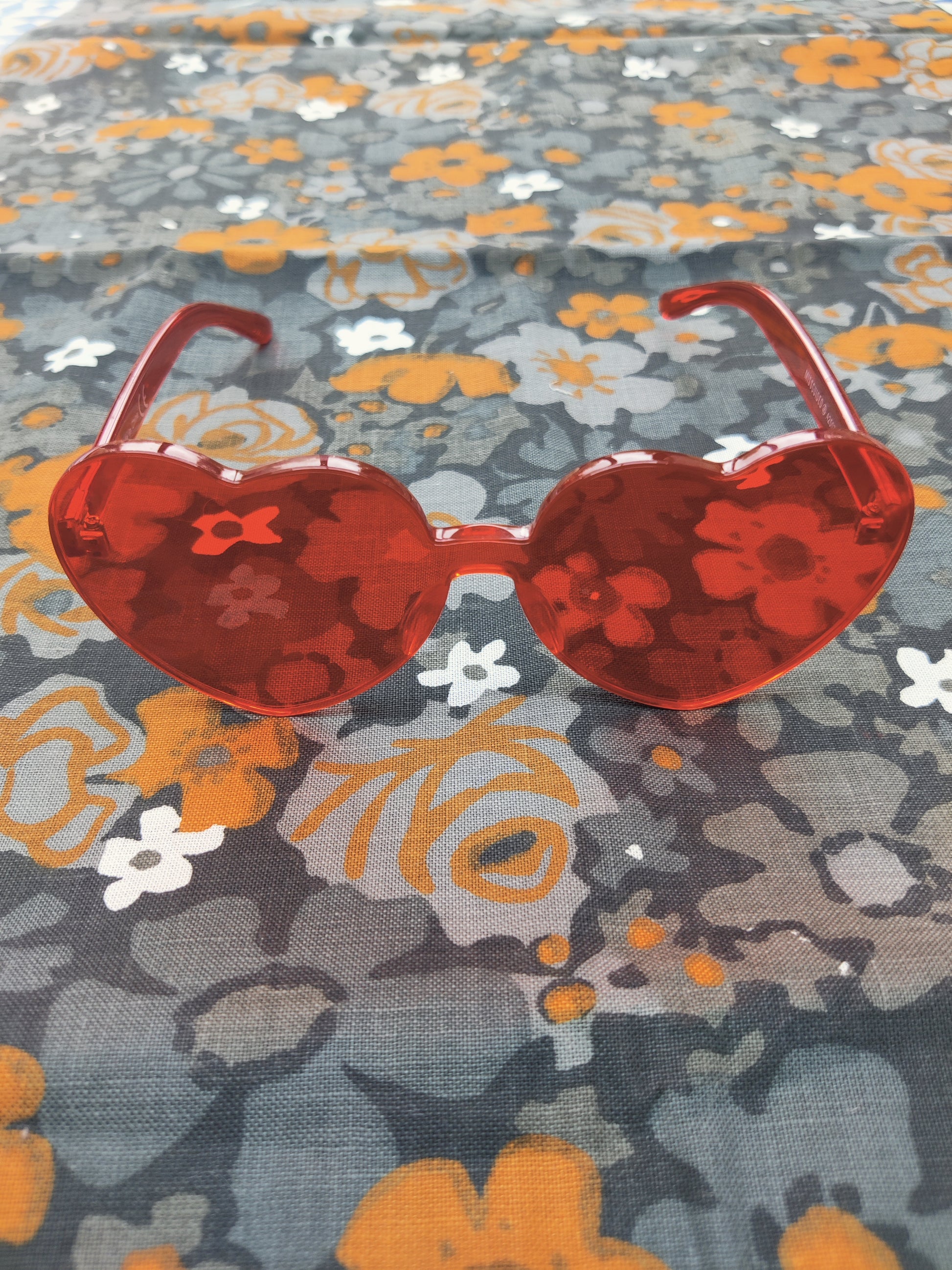 vintage style heart glasses