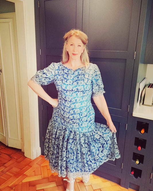 Beautiful vintage lace dress, size 14-16.