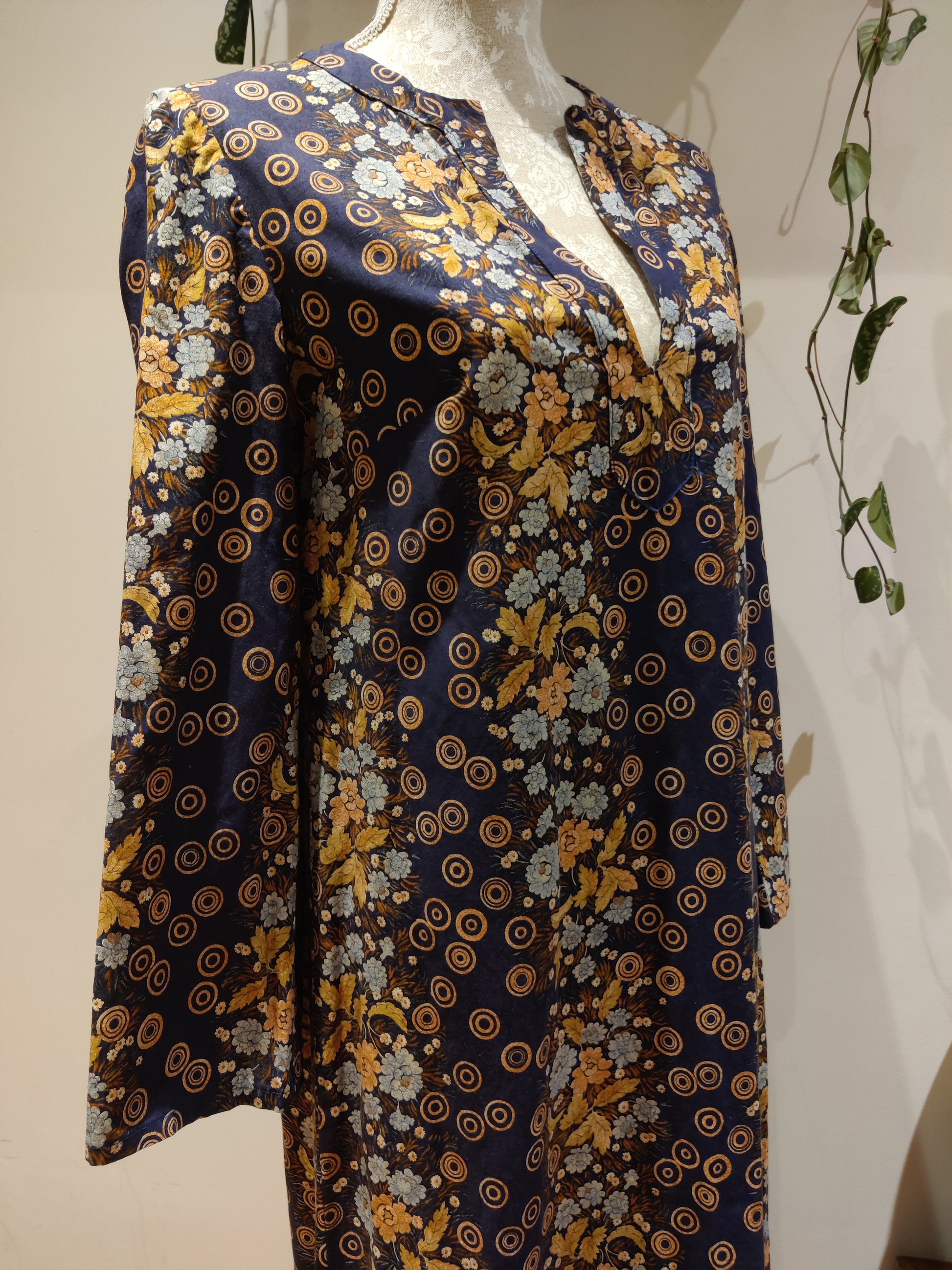 stunning retro print dress
