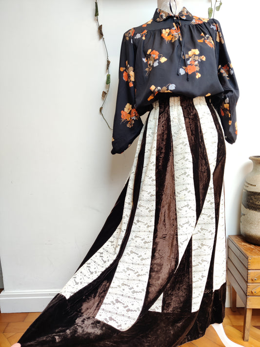 Vintage maxi skirt in brown velvet