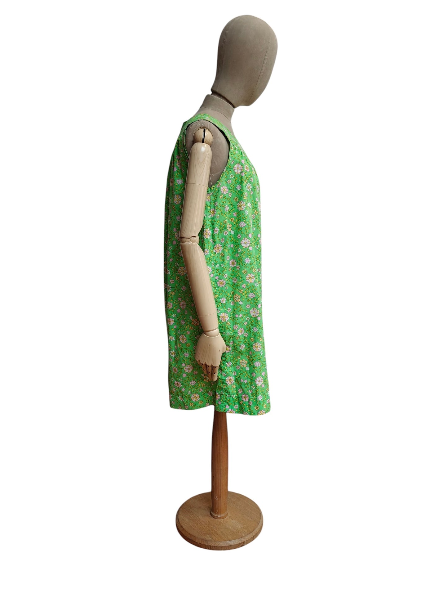 1960's sleeveless dress in green floral print