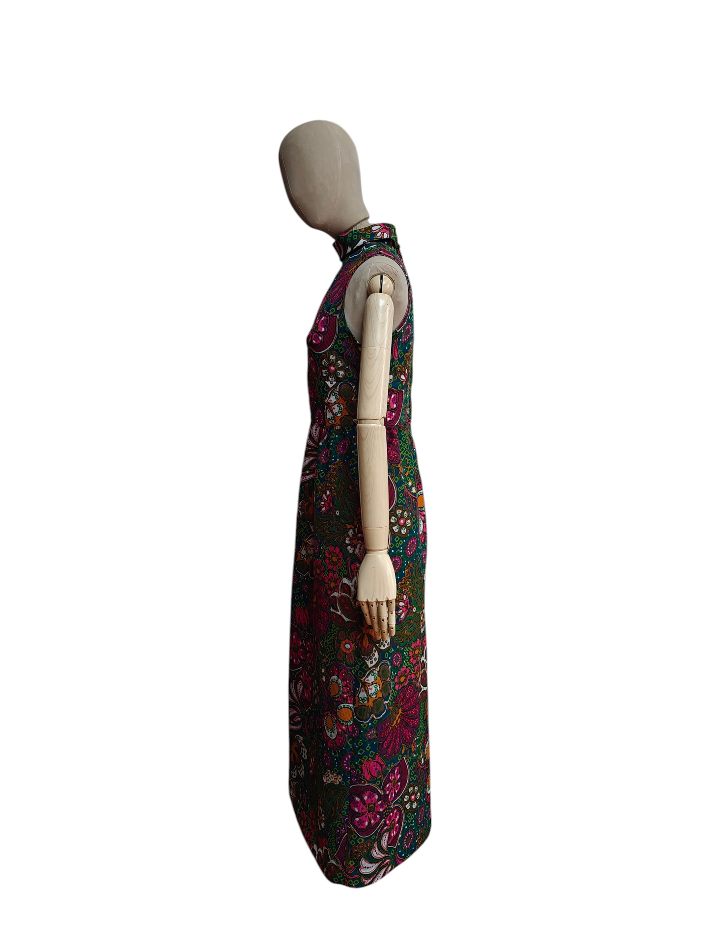 1970s maxi dress with keyhole detail in floral print
