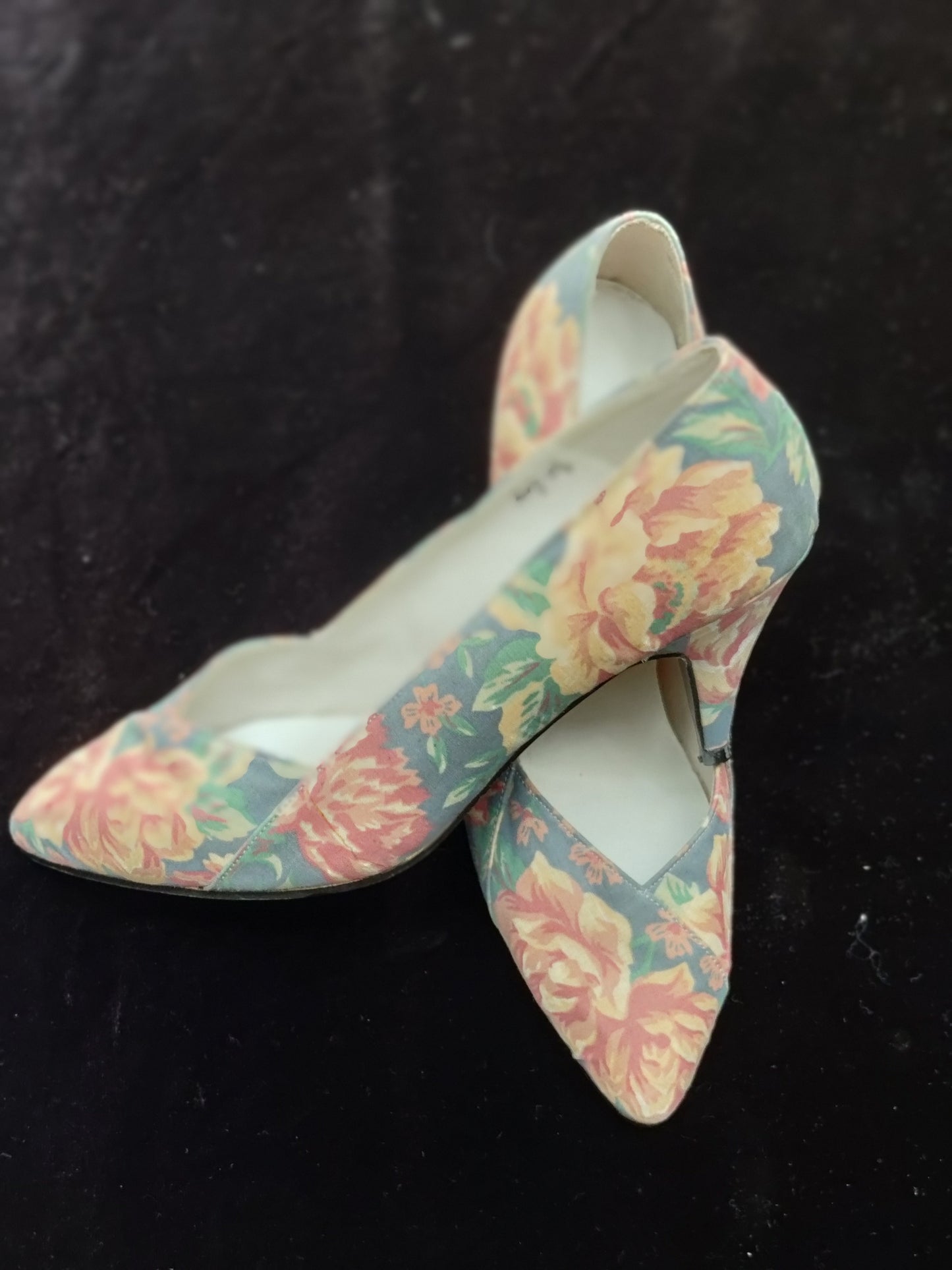 1980s floral shoes with heel