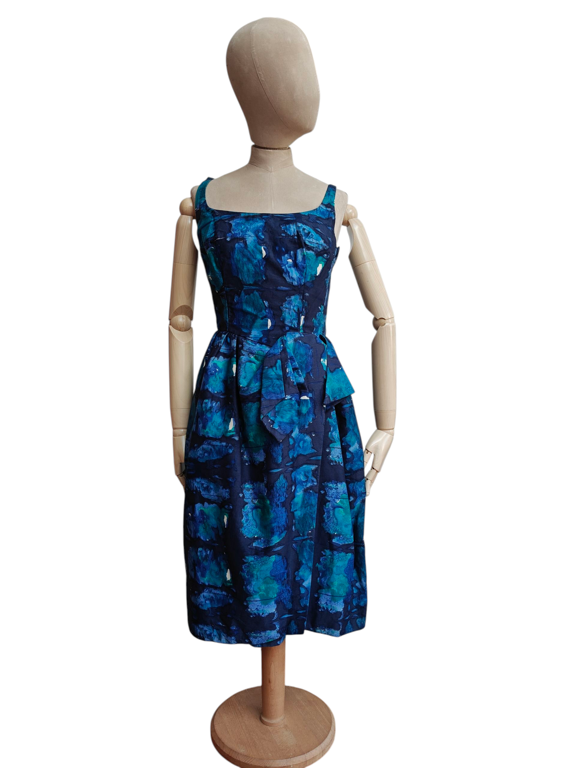 50's dress in blue