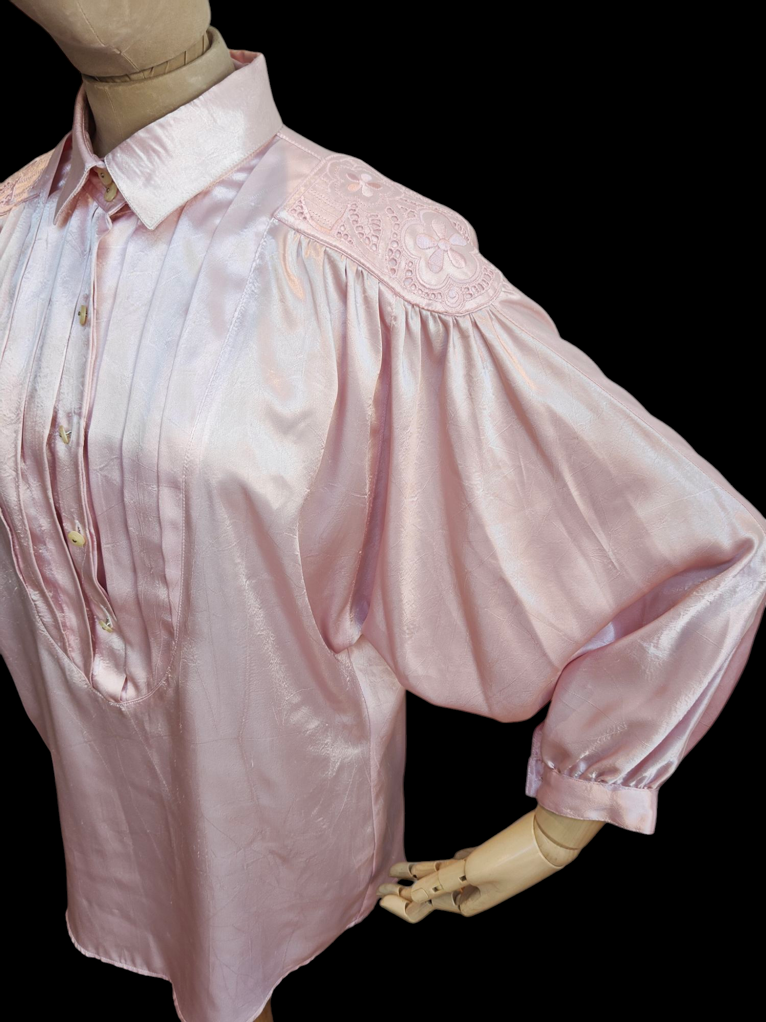 80's ladies shirt with statement shoulder detail 12