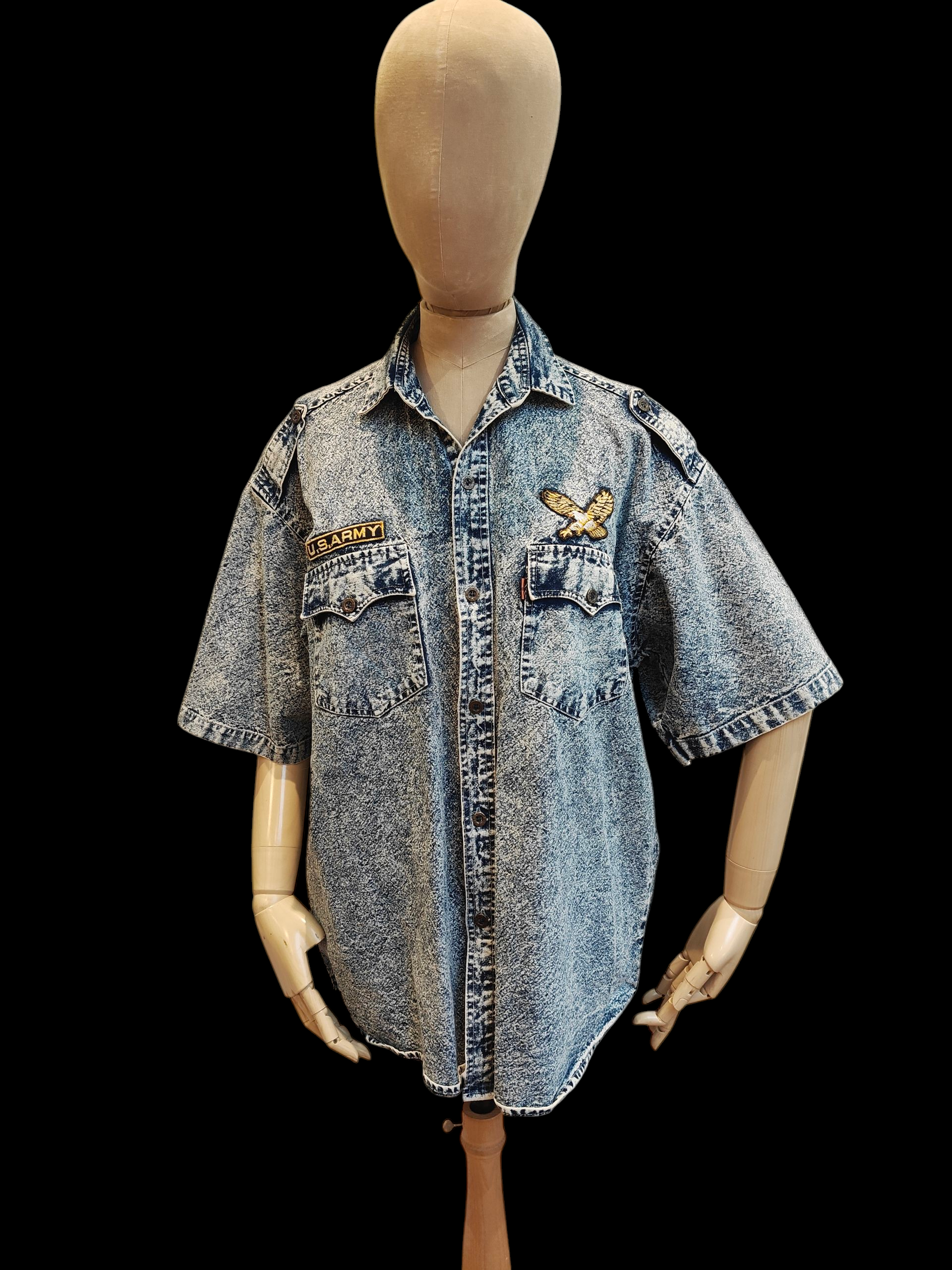 Acid wash vintage Levi's short sleeve shirt
