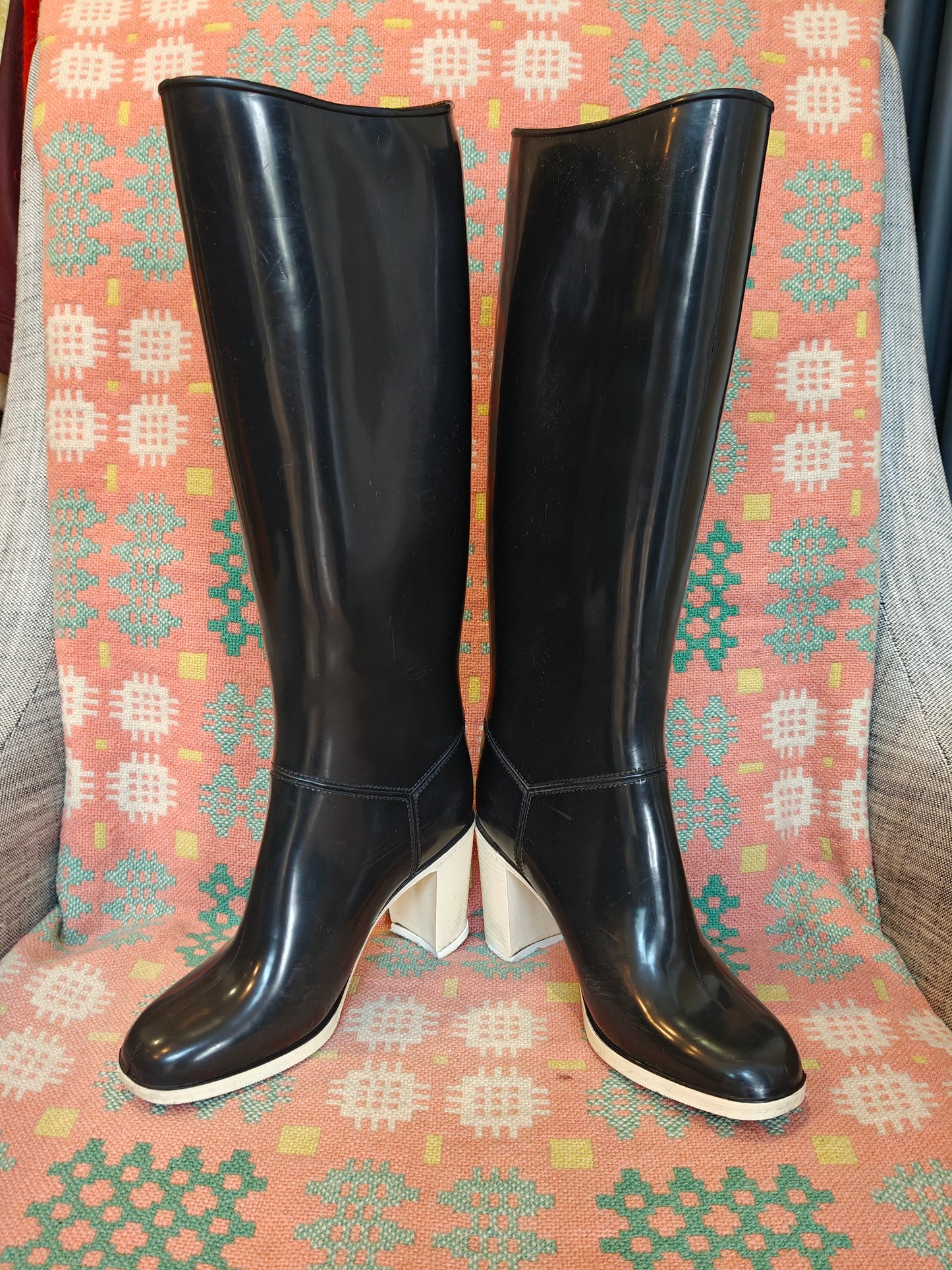 Amazing 60's rubber knee high boots