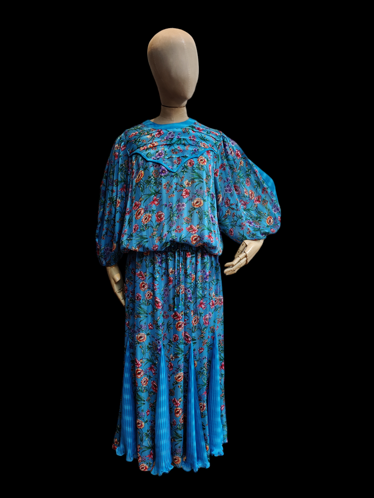 Amazing blue floral 80's Diane Freis 2 piece set