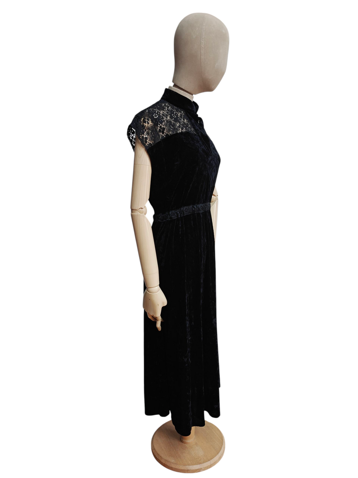 Black lace and velvet 30s-40s dress