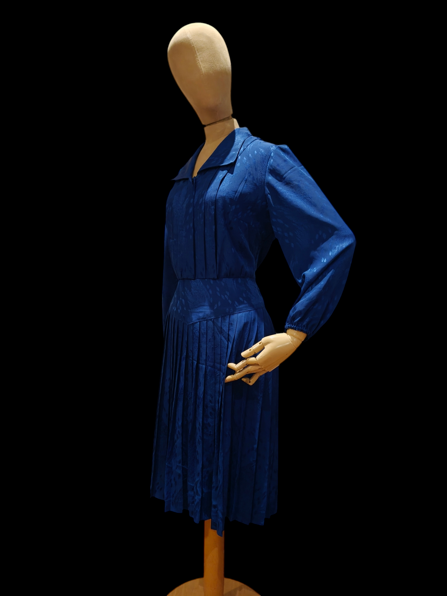 Blue 80's dress with statement collar