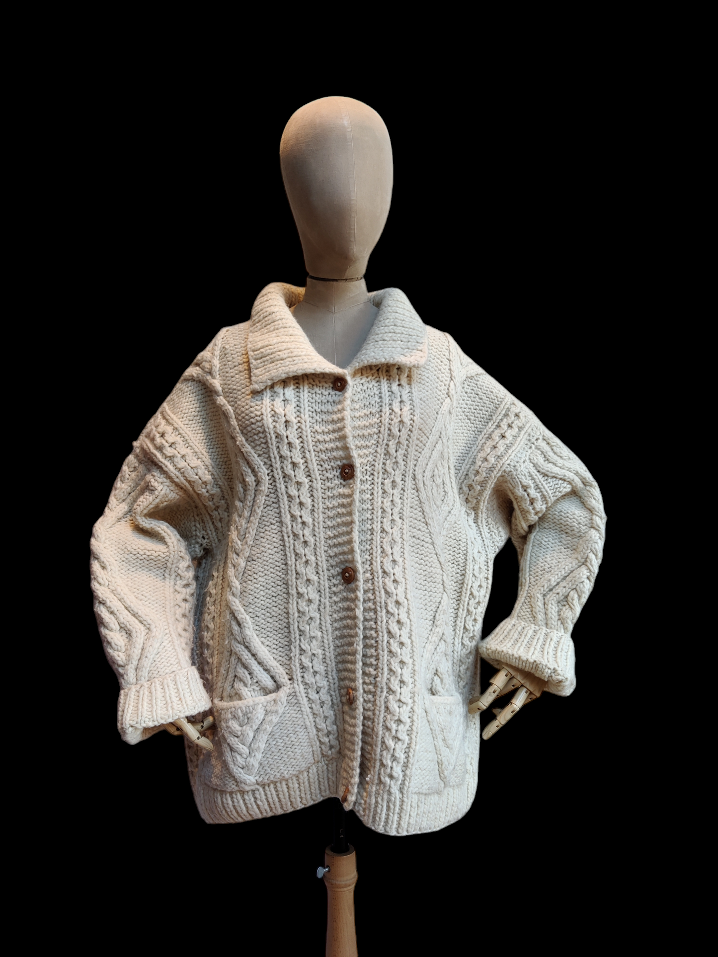 Chunky knit cardigan in cream wool