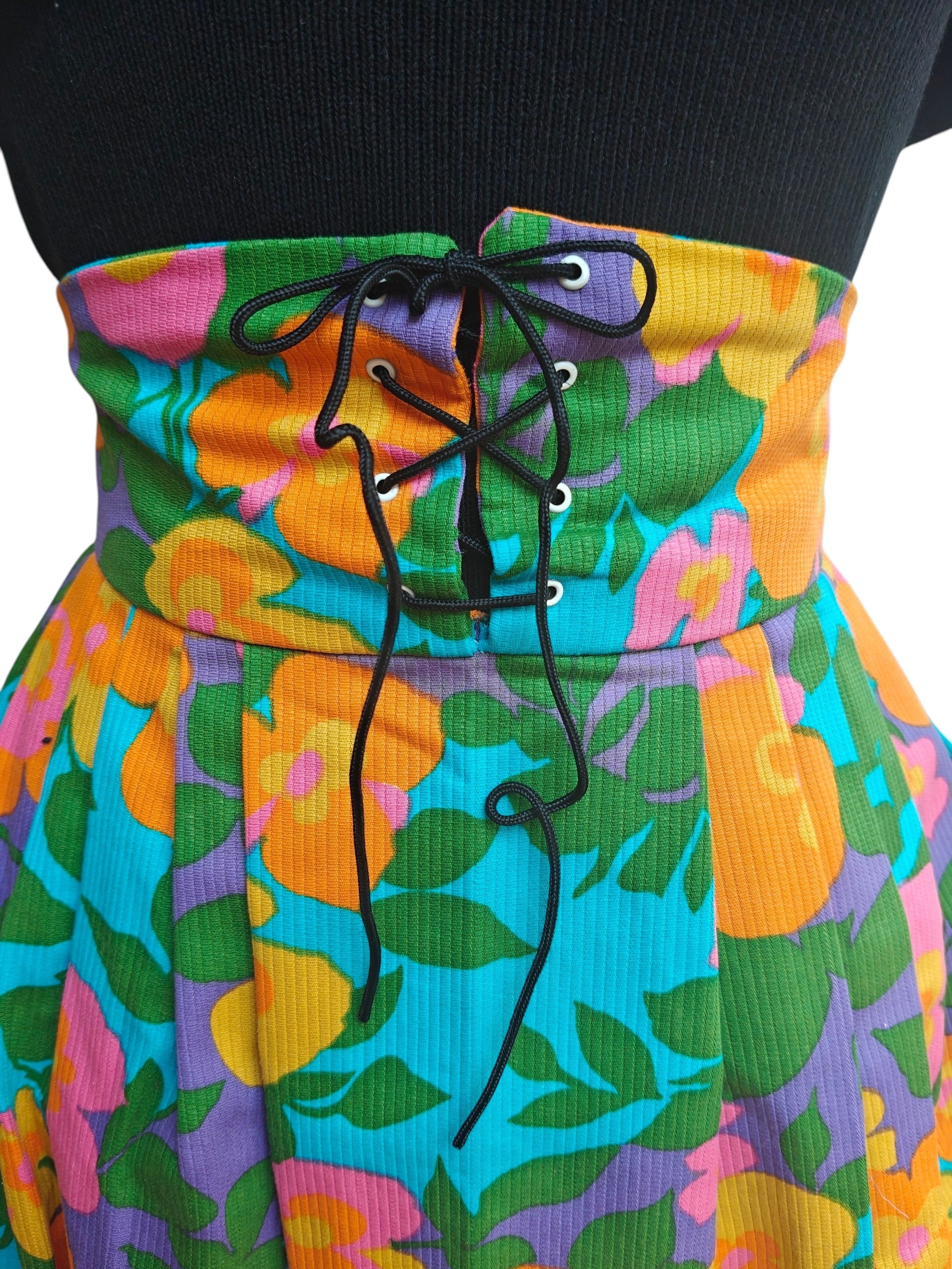 High waisted vintage maxi skirt in vibrant floral print