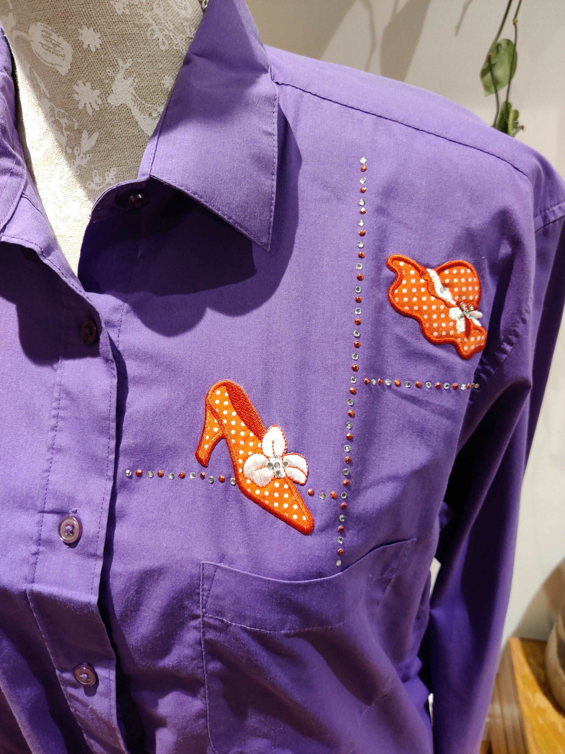 Cute purple blouse with red accessories applique