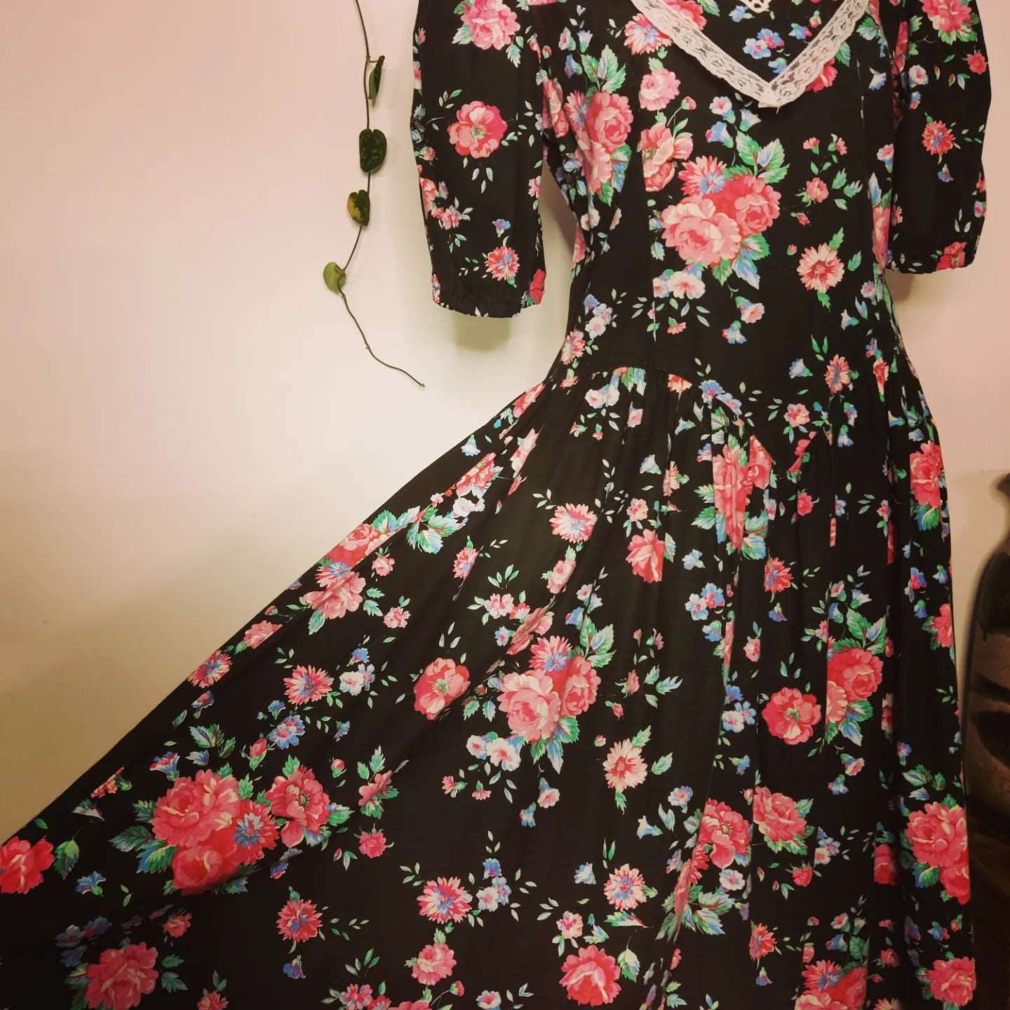 Black floral Laura Ashley style 80s midi dress with lace collar. Size 14