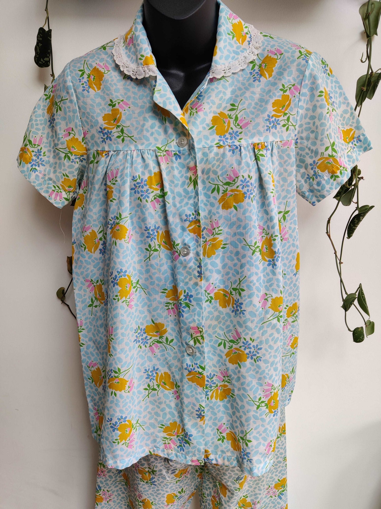 Stunning vintage floral pajamas