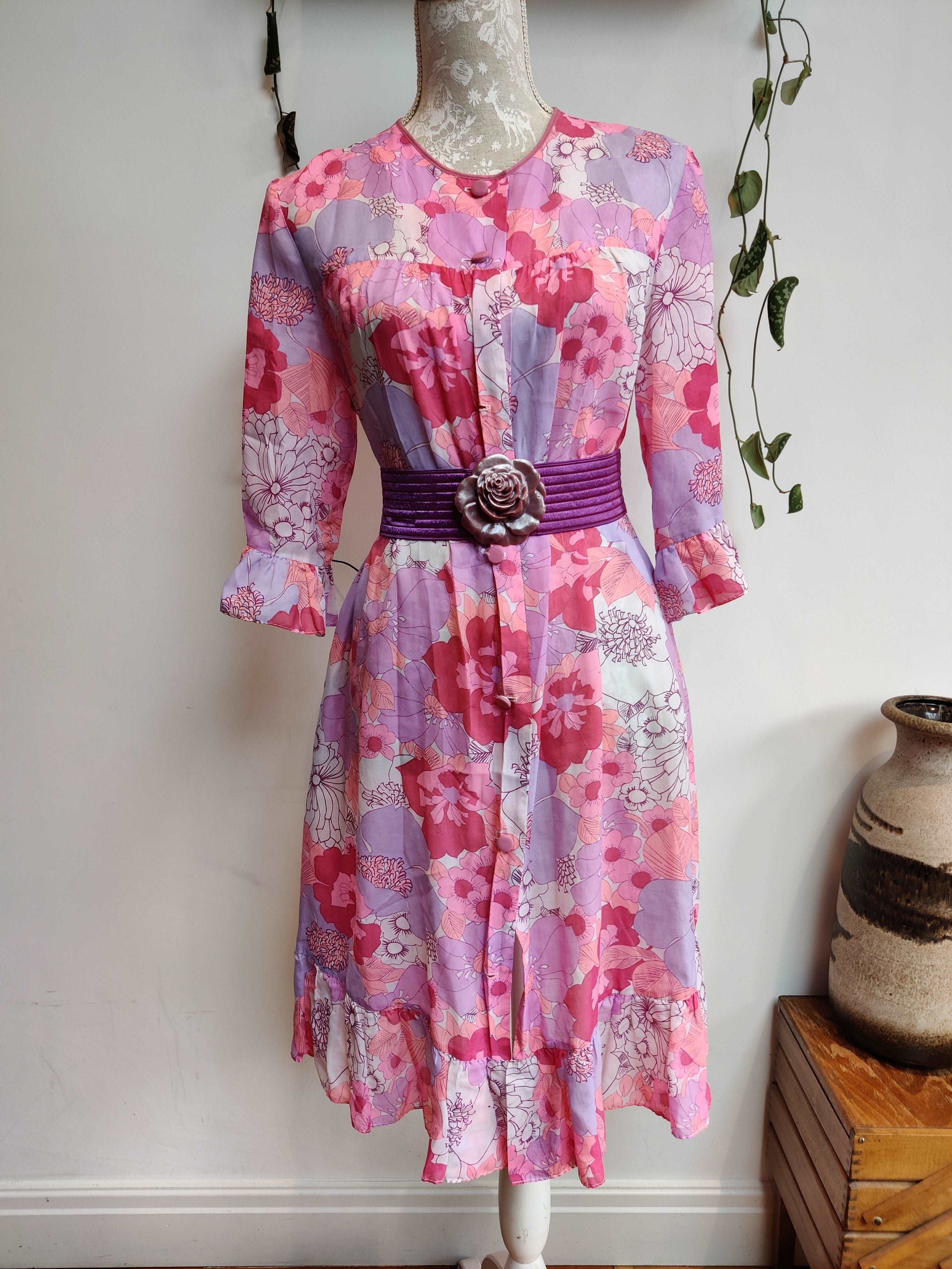 Vintage housecoat in pink