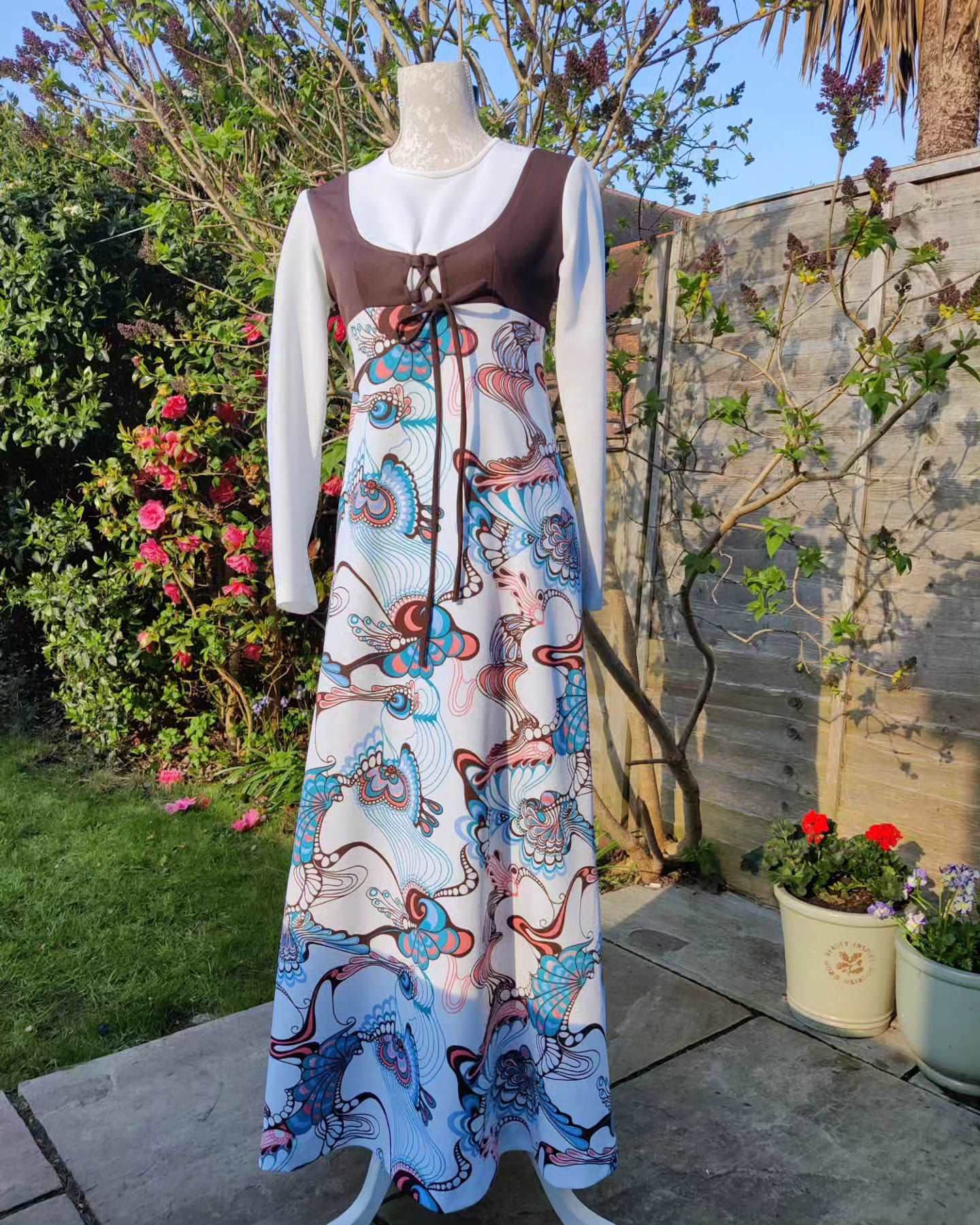 brown and white 70s print dress