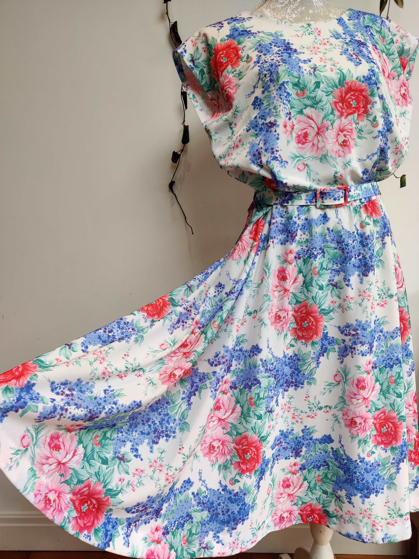 Incredible vintage floral dress size 16