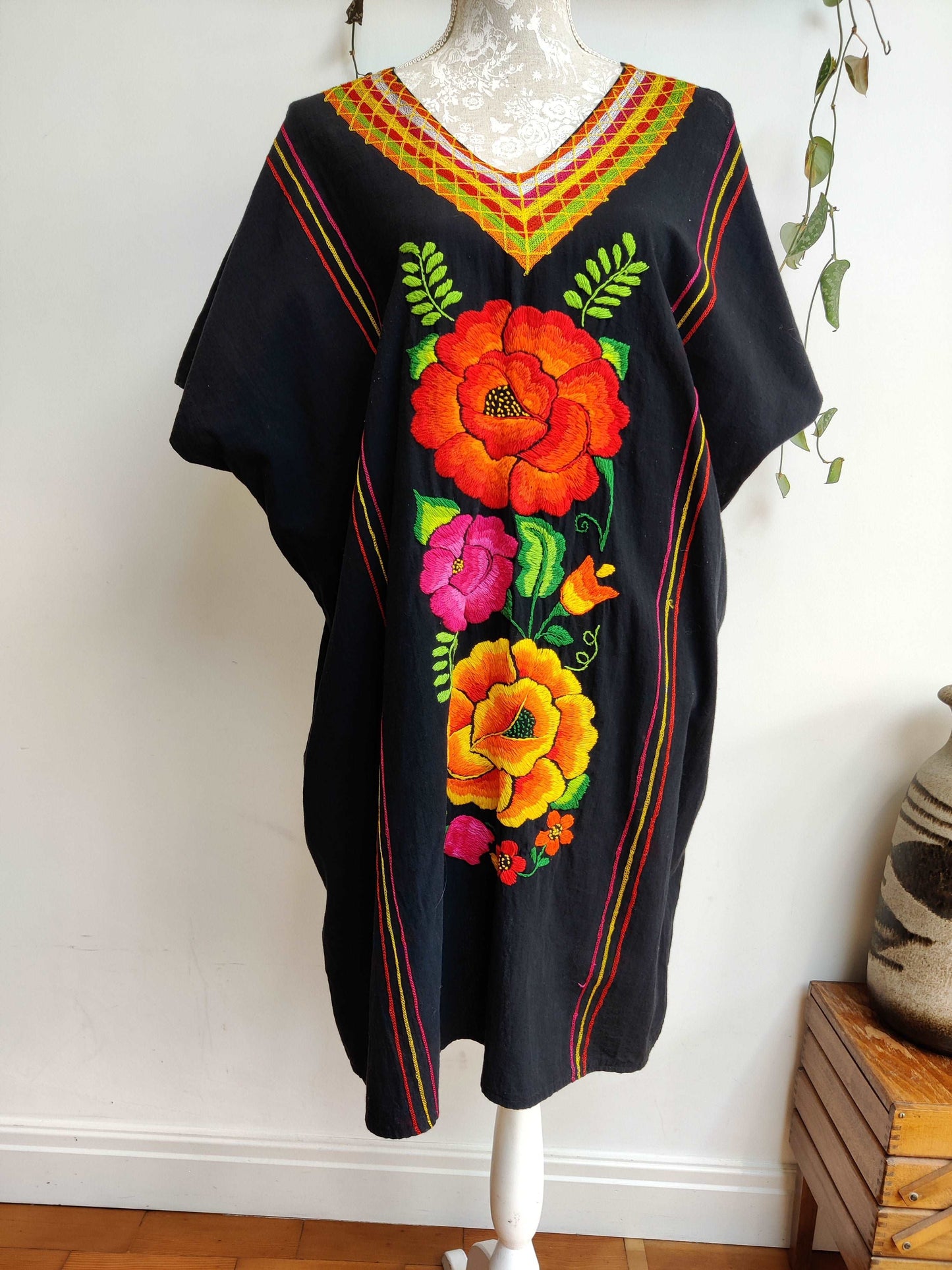 Vibrant plus size black kaftan with tropical flower embroidery