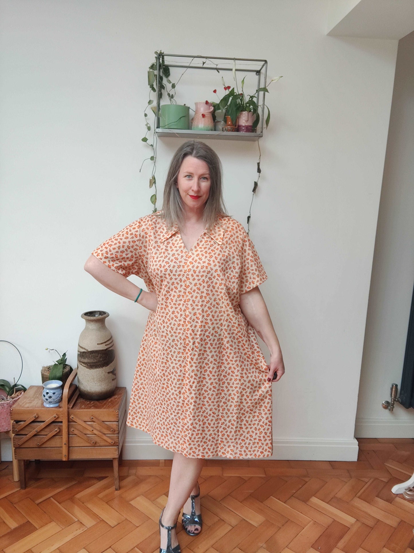 Orange floral 70s dress with short sleeves