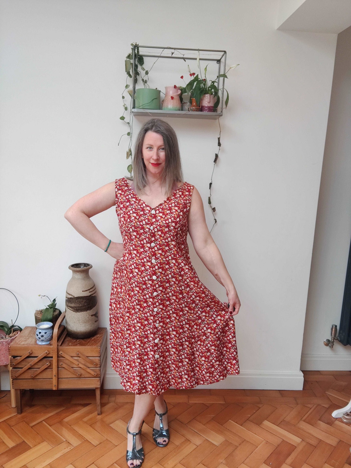 Size 16 pretty floral vintage dress