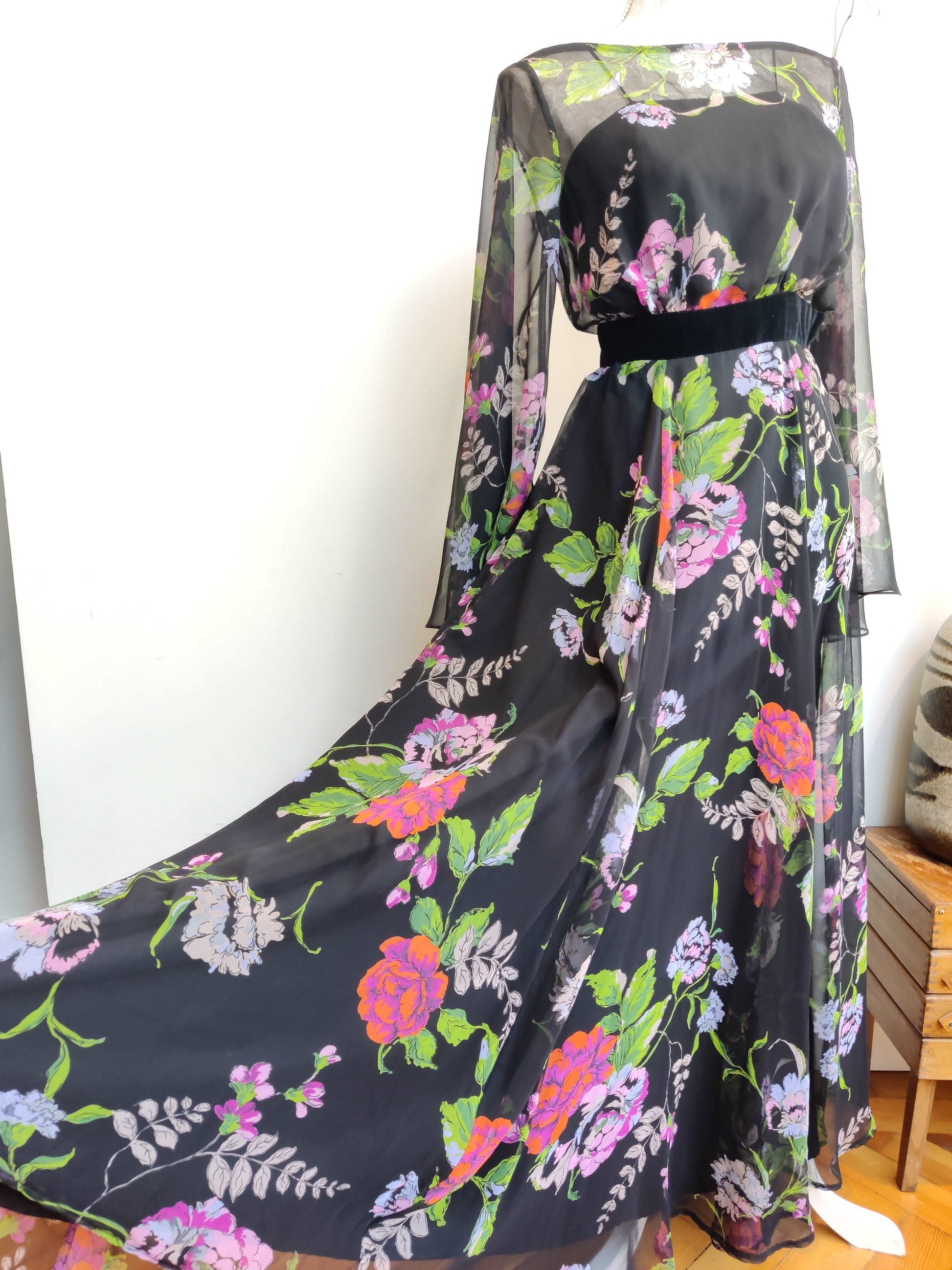Incredible romantic vintage floral maxi dress