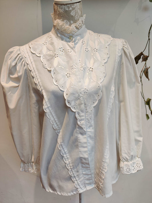 Vintage broderie anglaise blouse size 14 - 16