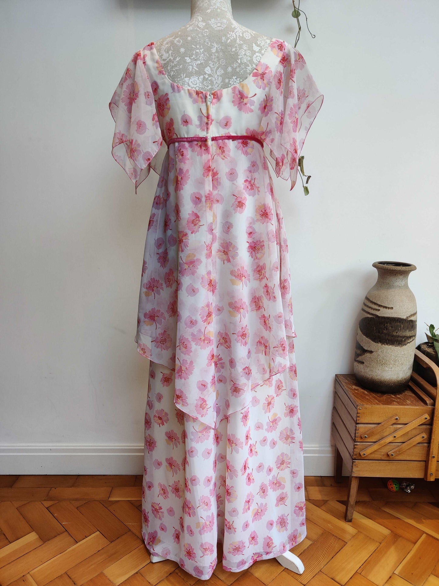 Beautiful boho 70s maxi dress. Size 10