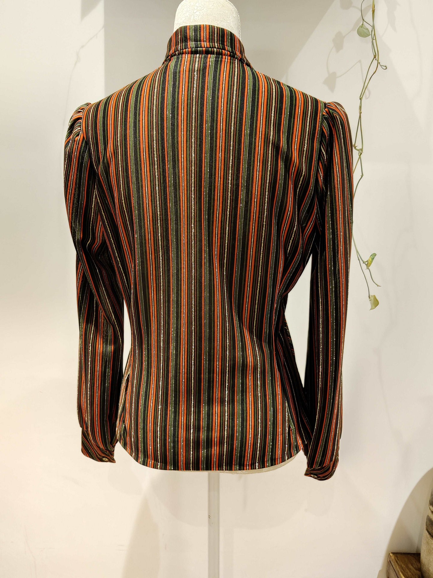 Vintage 70s shirt size 8. striped.