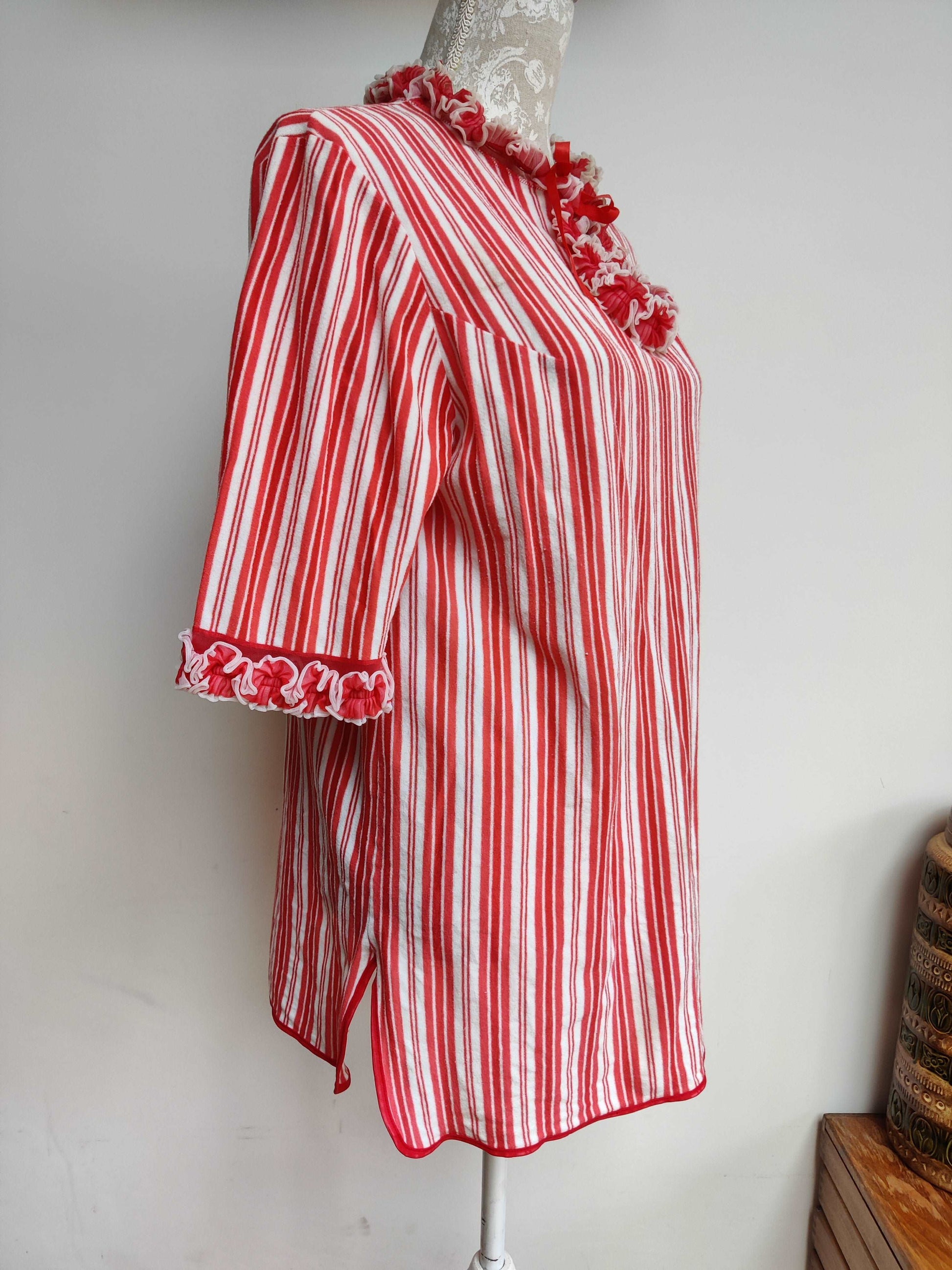 Fabulous coral stripe vintage frill smock top.