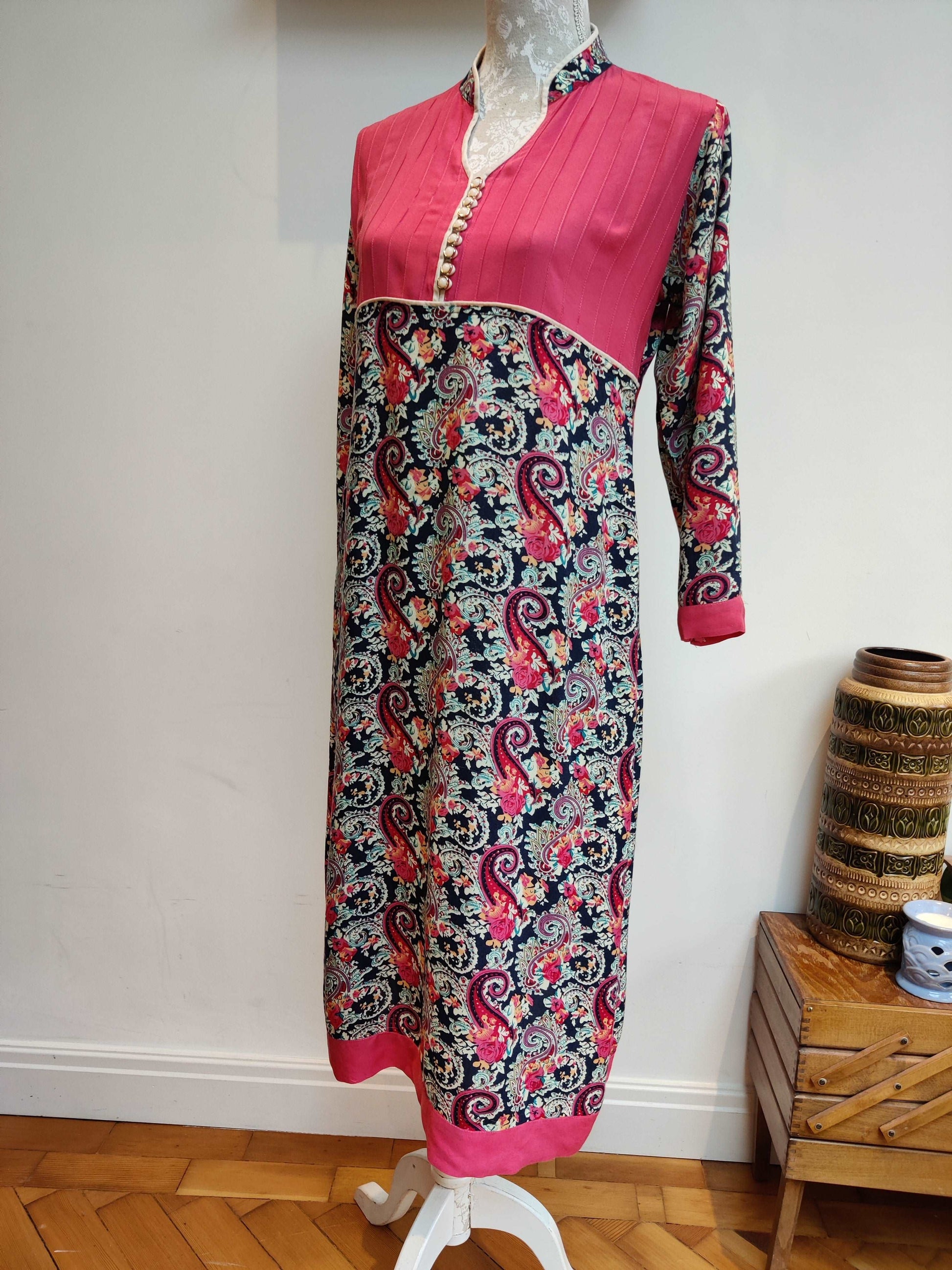 Vintage paisley dress size 10-12