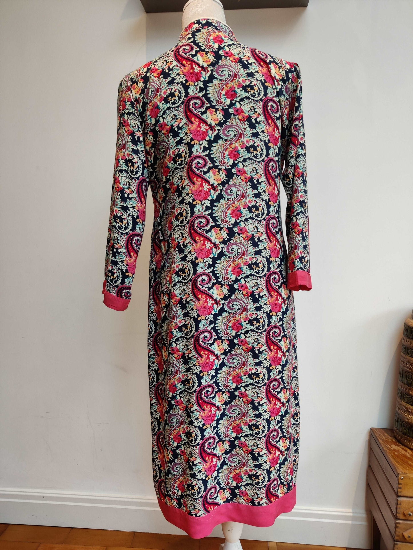 Beautiful pink paisley smock dress. Size 10-12.