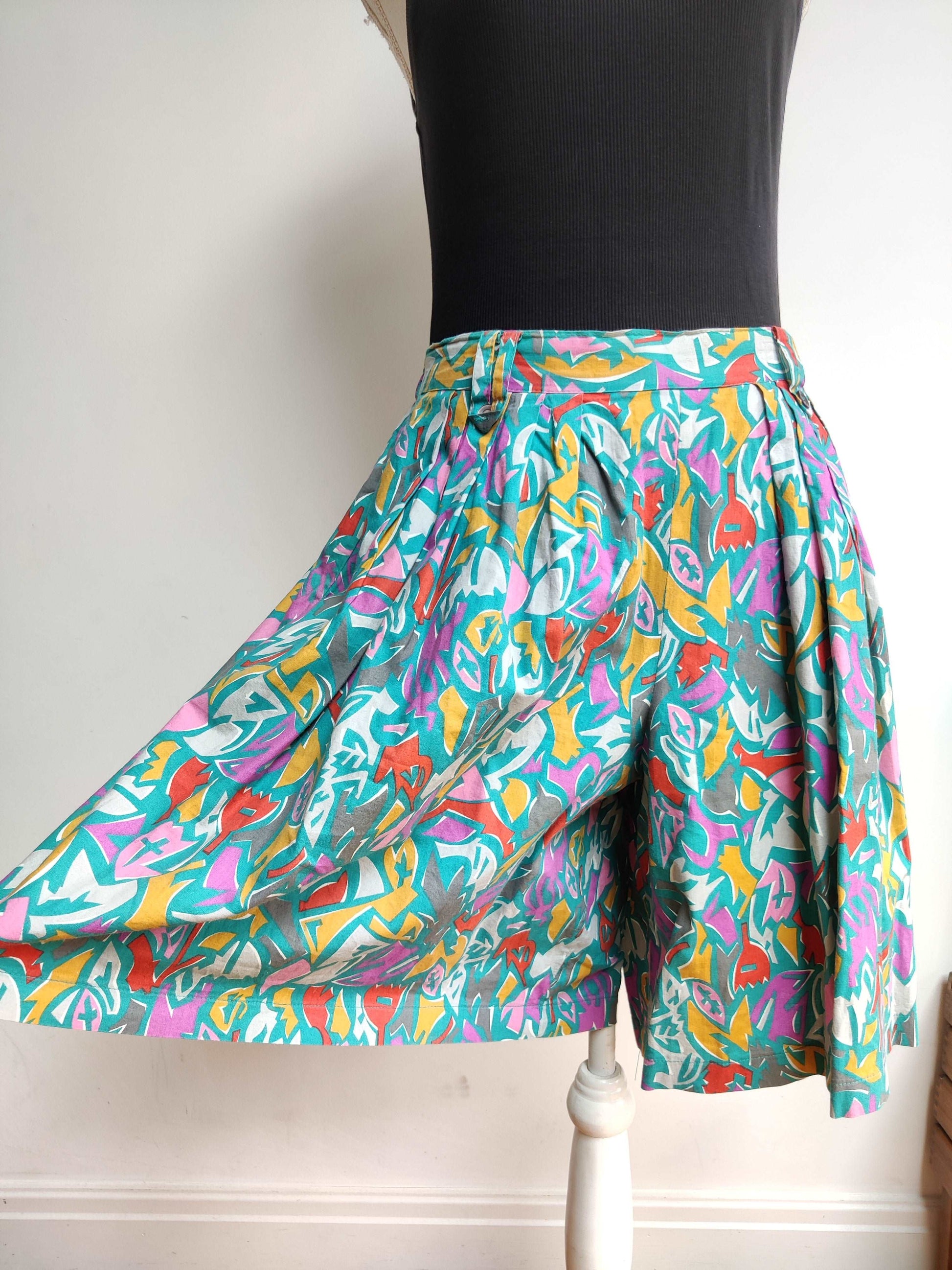 Awesome 80s multicoloured culotte style shorts. size 16.