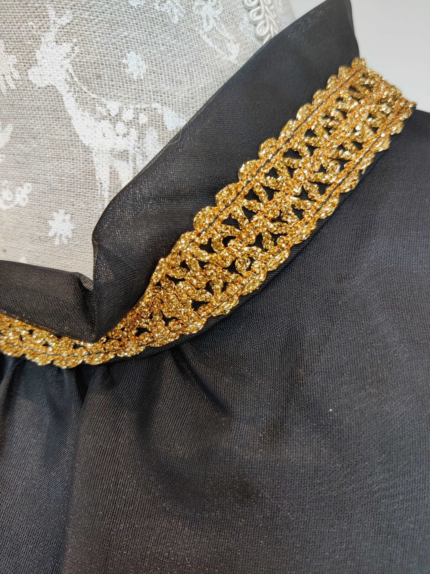 Gold lurex collar on mod dress