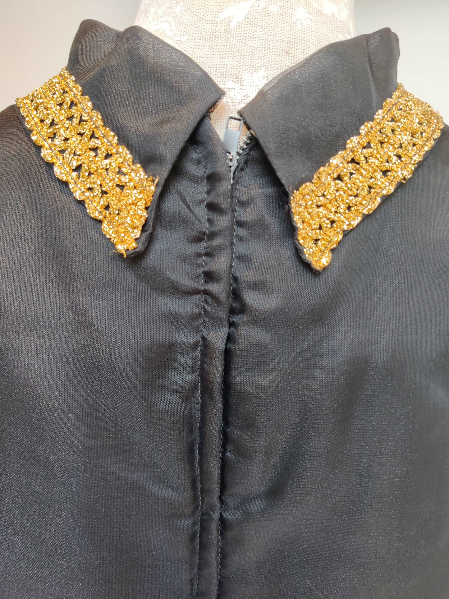 Size 10 vintage dress with gold collar.