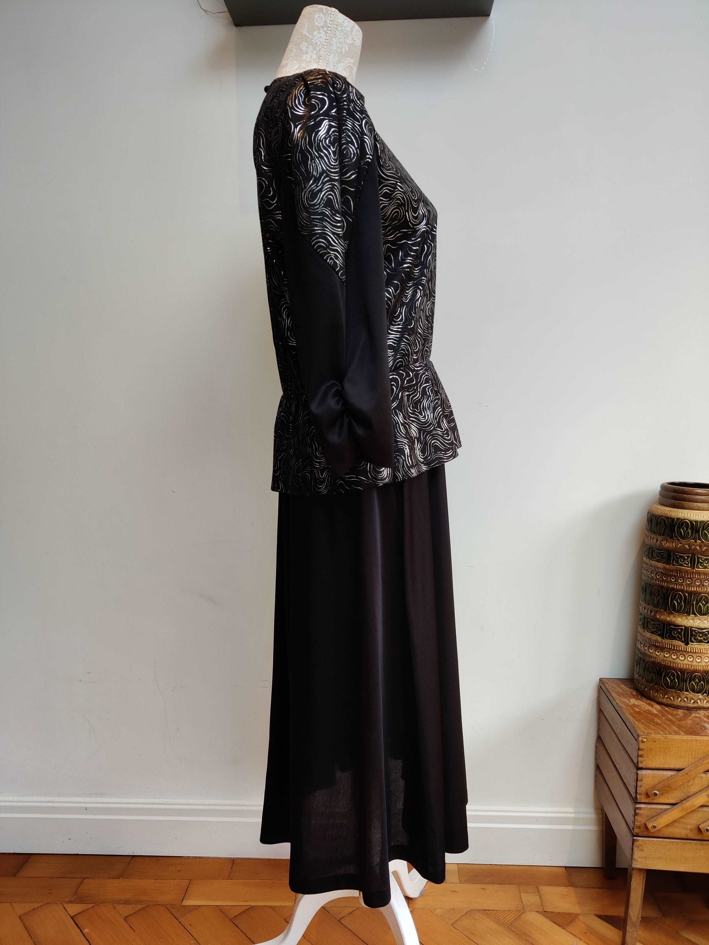 Black and silver size 10 vintage midi dress