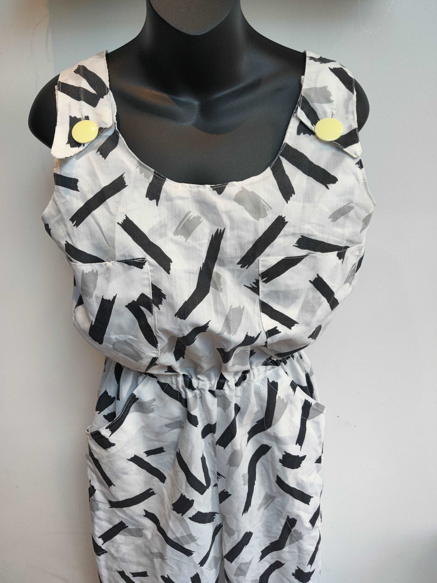 Black and white 80s jumpsuit. size 10