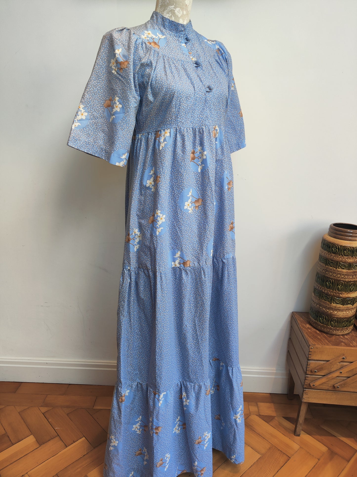 High neck vintage floral dress. size 8-10
