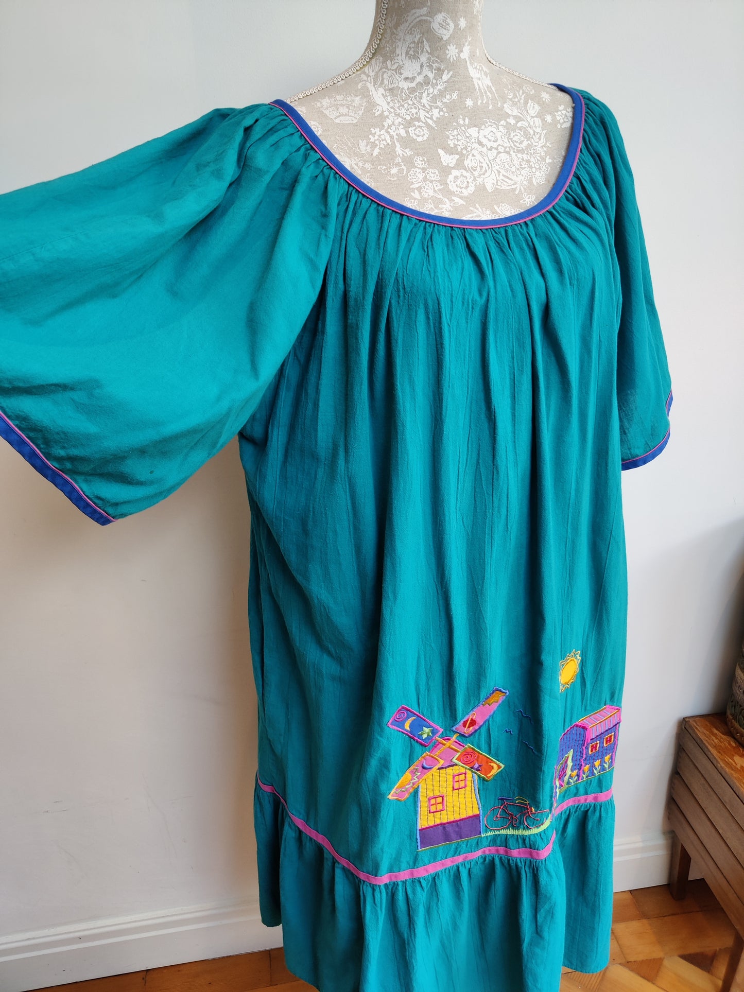 Vintage Appel midi dress. Plus size.