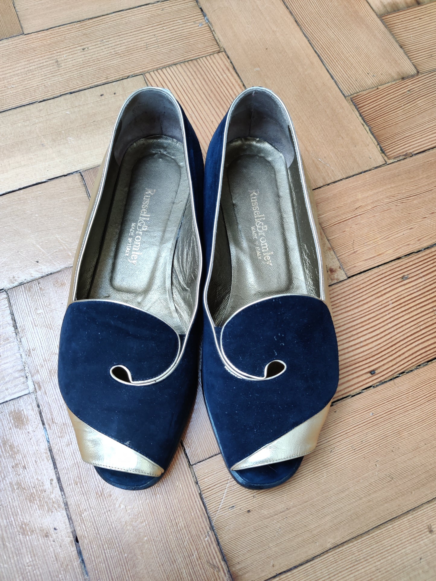 Stunning gold and navy Russell & Bromley flat shoes size 4.5