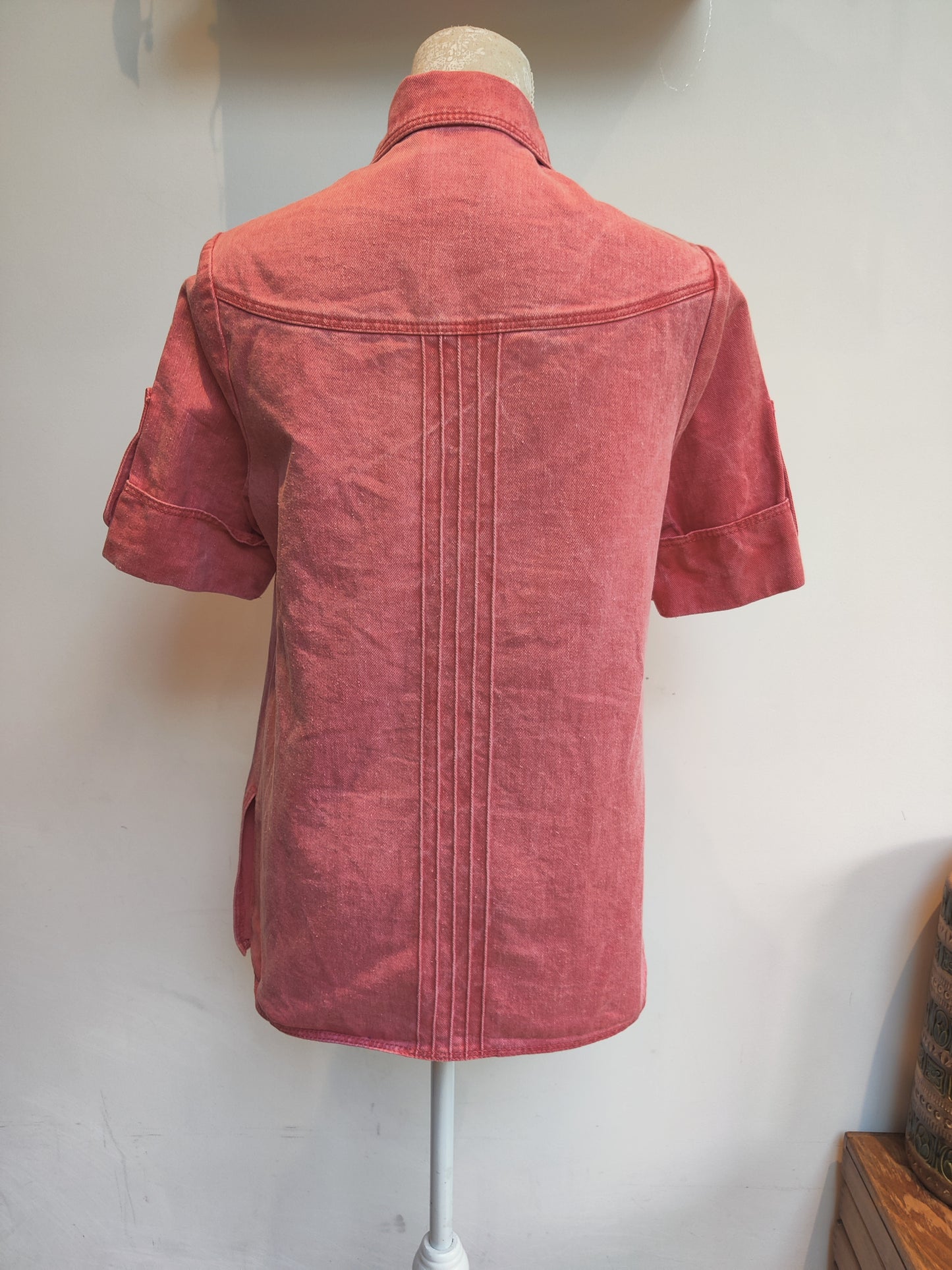 70s denim jacket with short sleeves in red.